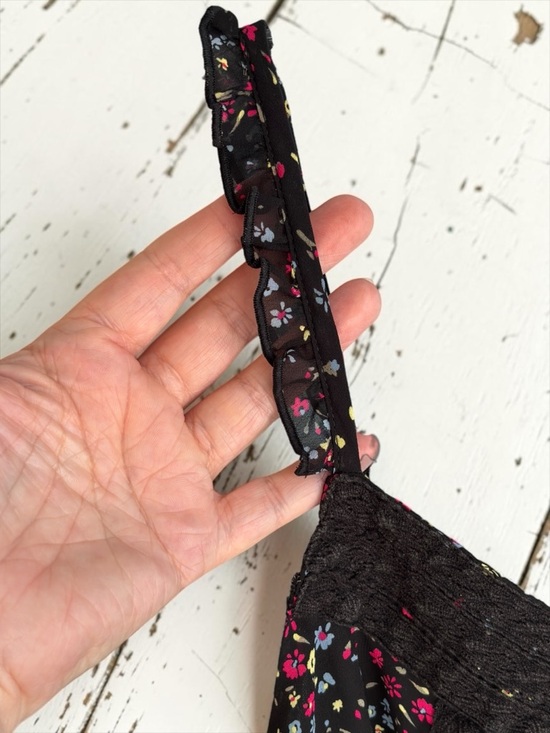 Decree Black Floral Lace Trim Tank Cami Boho Lightweight Medium - Picture 9 of 14